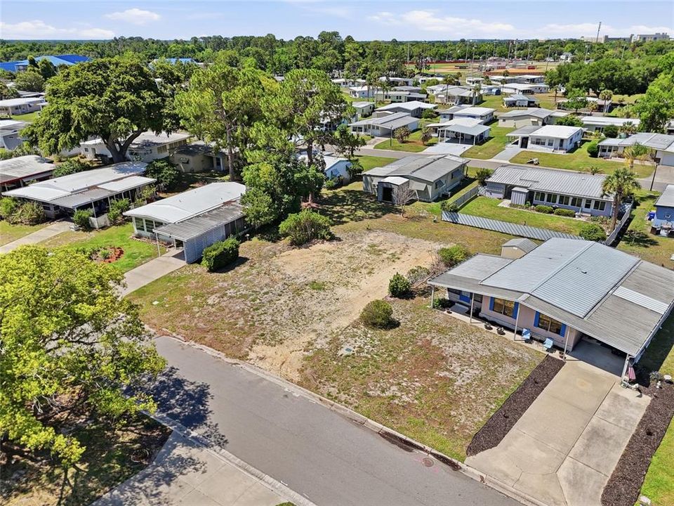 На продажу: $79,900 (0.15 acres)