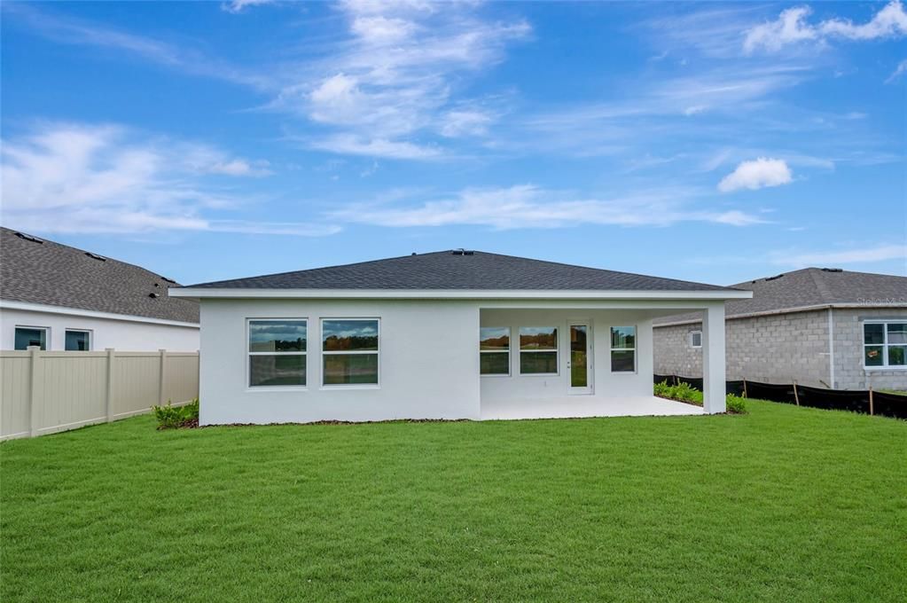 На продажу: $449,990 (3 спален, 2 ванн, 2077 Квадратных фут)