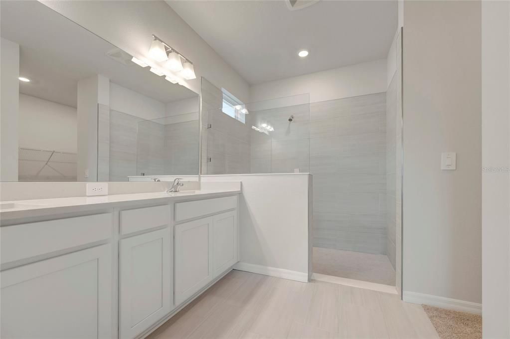 На продажу: $449,990 (3 спален, 2 ванн, 2077 Квадратных фут)