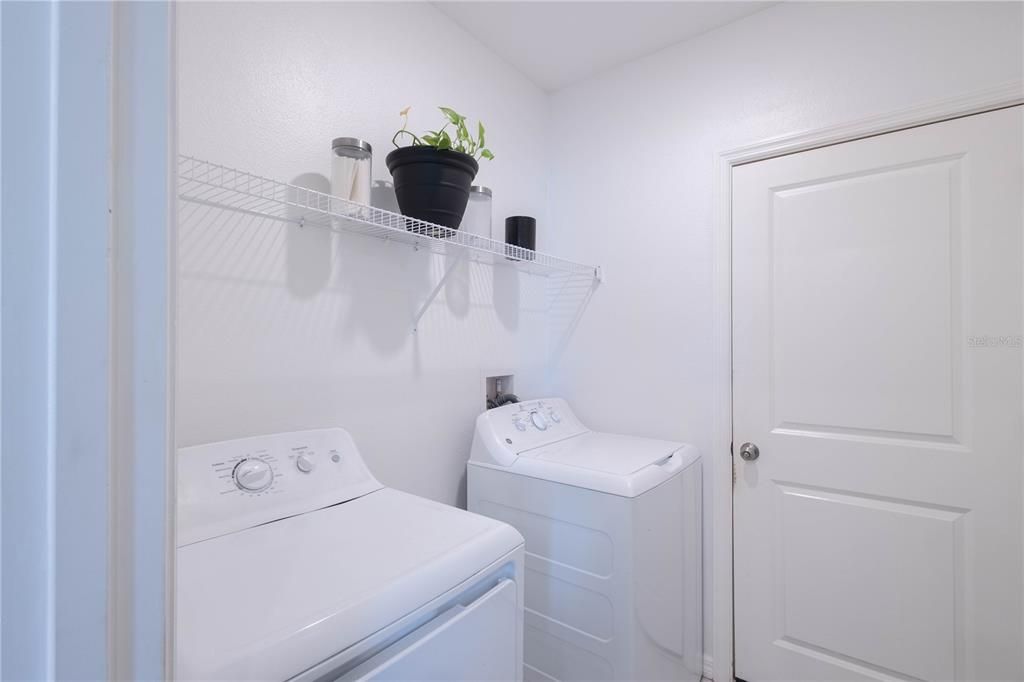 For Rent: $2,650 (5 beds, 2 baths, 2264 Square Feet)