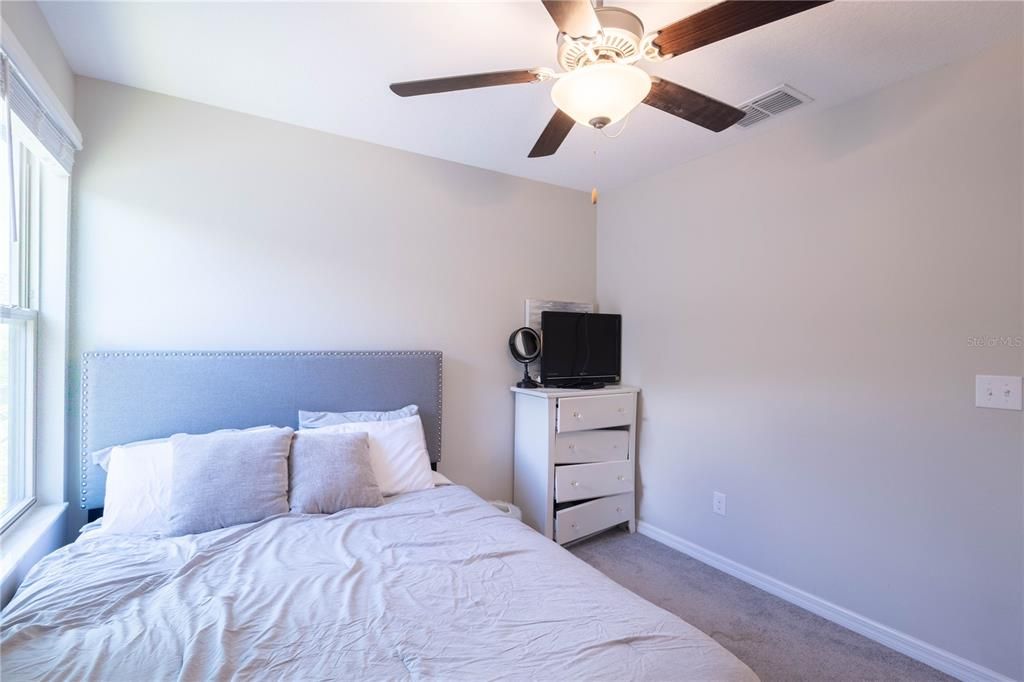 For Rent: $2,650 (5 beds, 2 baths, 2264 Square Feet)