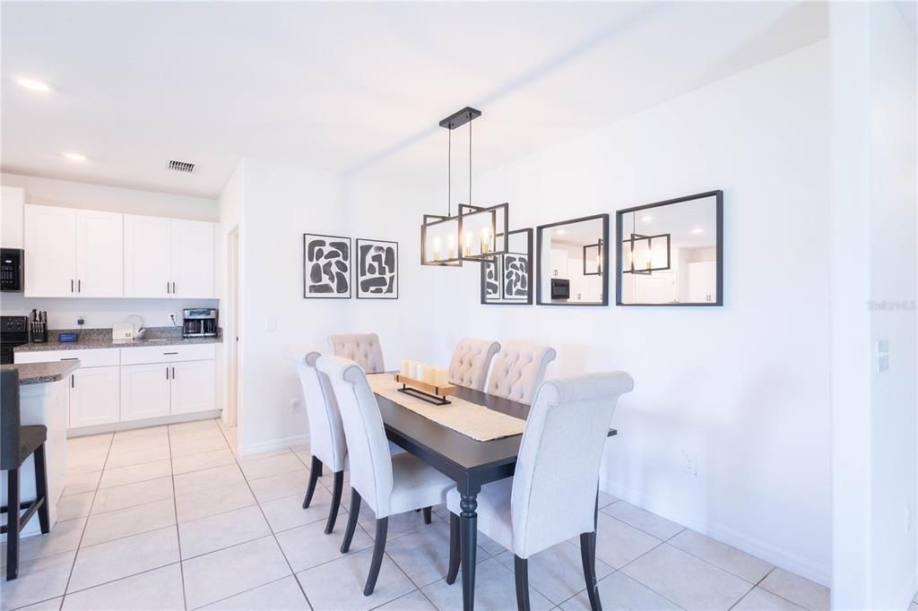 For Rent: $2,650 (5 beds, 2 baths, 2264 Square Feet)