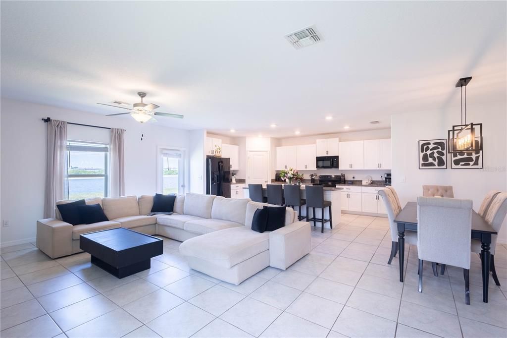 For Rent: $2,650 (5 beds, 2 baths, 2264 Square Feet)