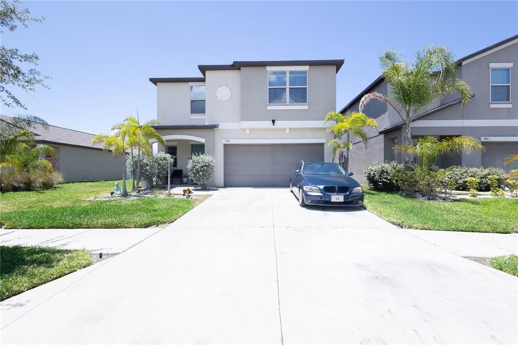 For Rent: $2,650 (5 beds, 2 baths, 2264 Square Feet)