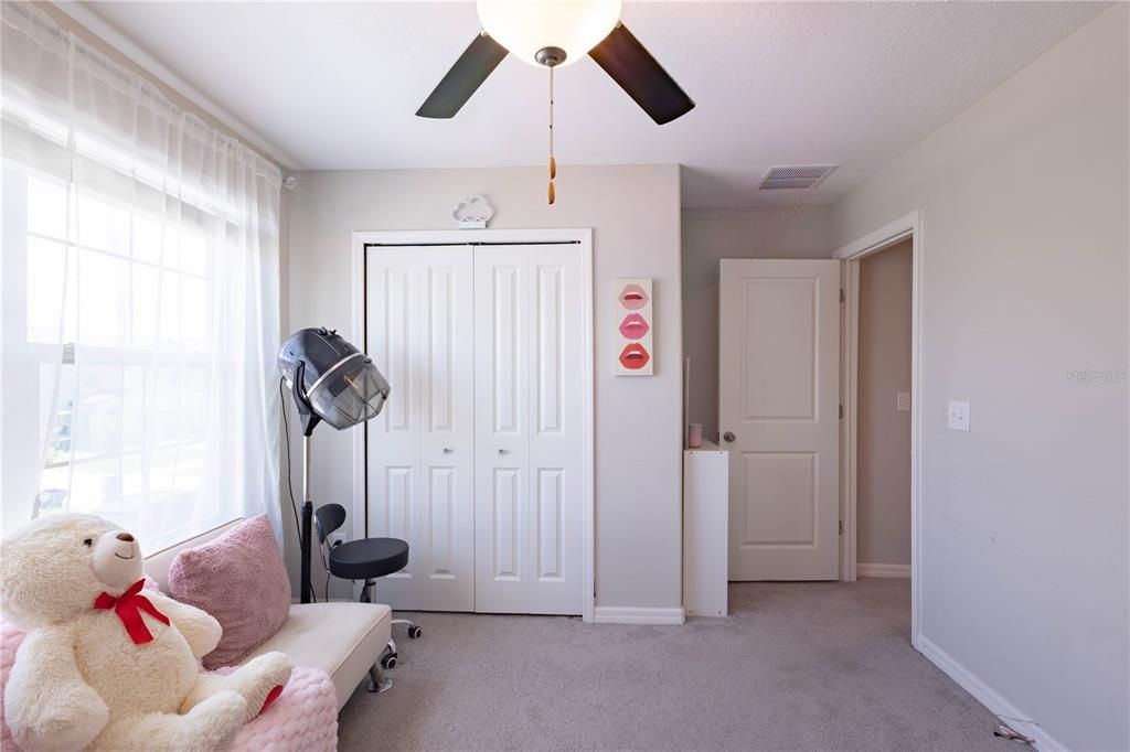 For Rent: $2,650 (5 beds, 2 baths, 2264 Square Feet)