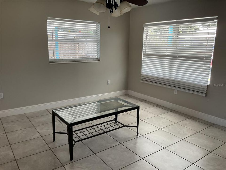 For Sale: $225,000 (3 beds, 1 baths, 960 Square Feet)