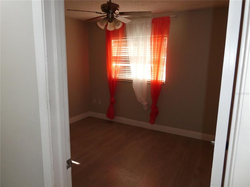 For Sale: $225,000 (3 beds, 1 baths, 960 Square Feet)