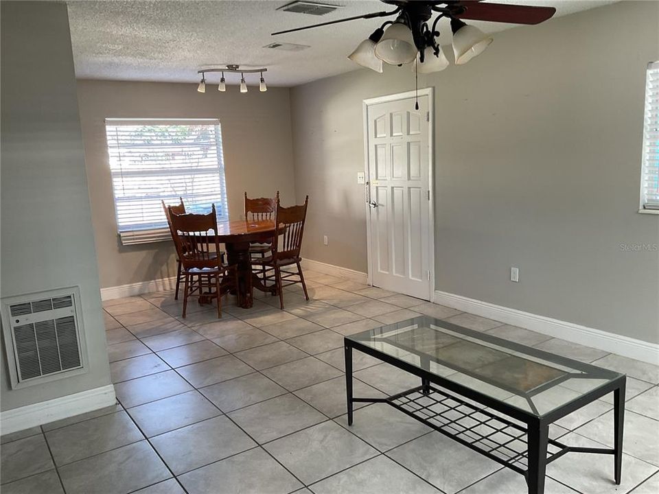 For Sale: $225,000 (3 beds, 1 baths, 960 Square Feet)