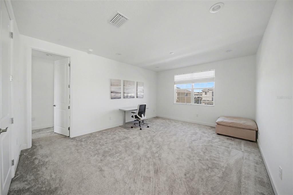 В аренду: $4,500 (5 спален, 4 ванн, 2961 Квадратных фут)