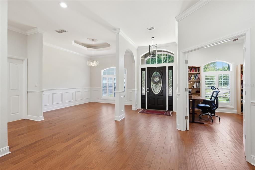 Activo con contrato: $869,900 (4 camas, 3 baños, 2860 Pies cuadrados)
