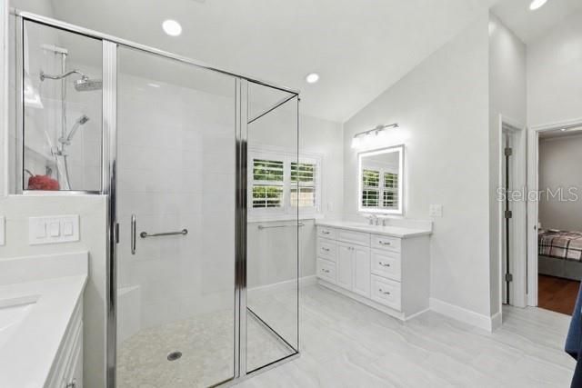 Activo con contrato: $869,900 (4 camas, 3 baños, 2860 Pies cuadrados)
