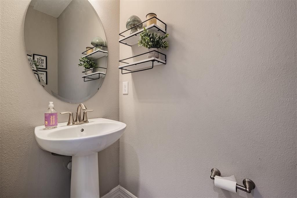 For Sale: $475,000 (5 beds, 3 baths, 2830 Square Feet)