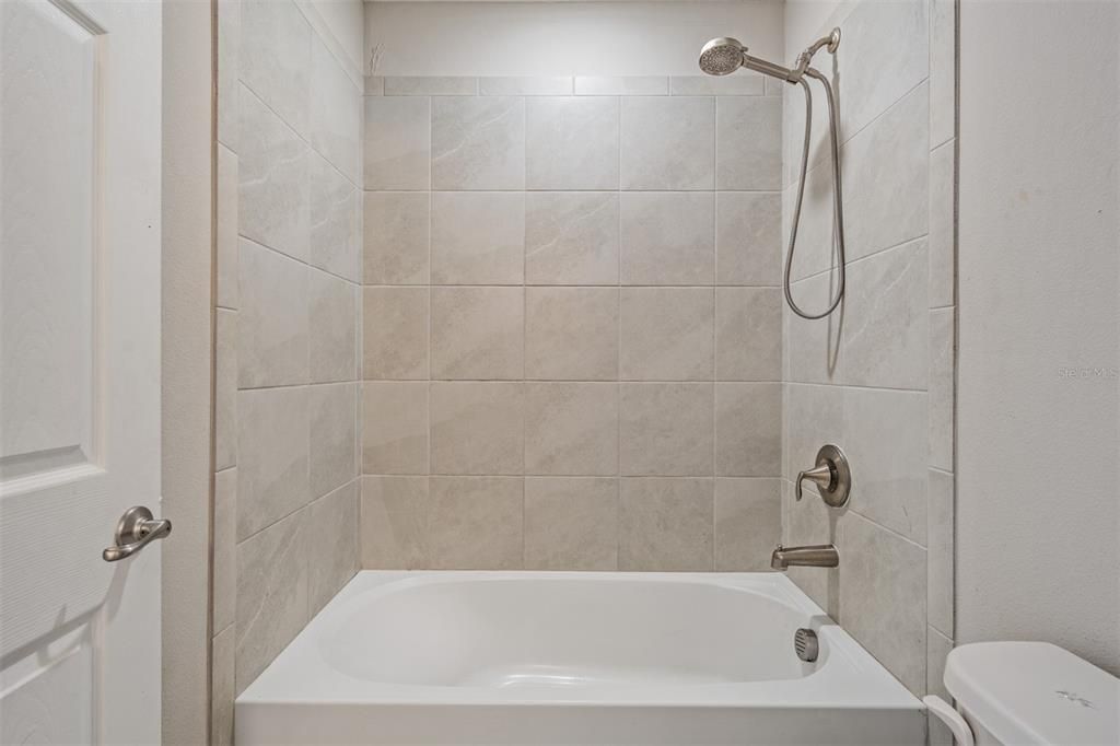 For Sale: $475,000 (5 beds, 3 baths, 2830 Square Feet)