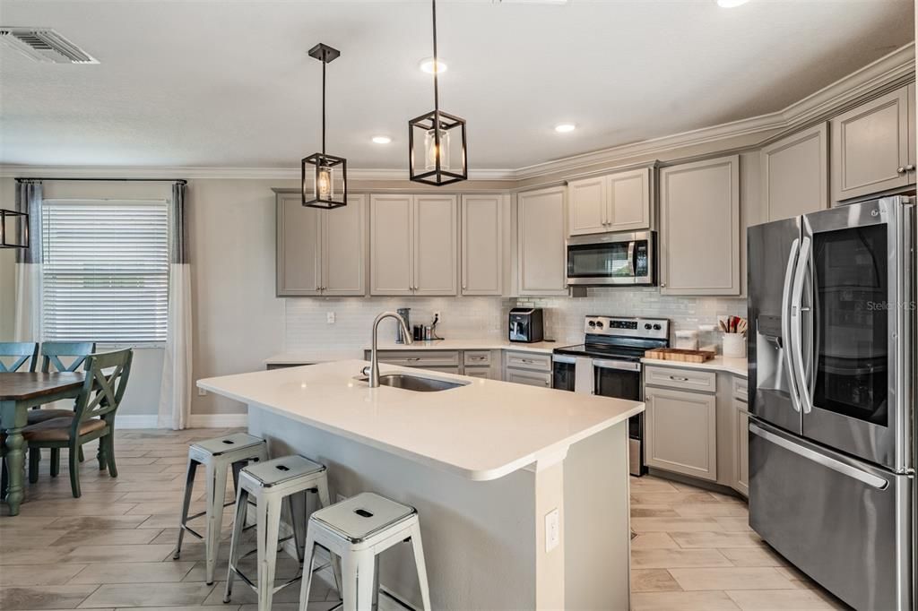 For Sale: $475,000 (5 beds, 3 baths, 2830 Square Feet)