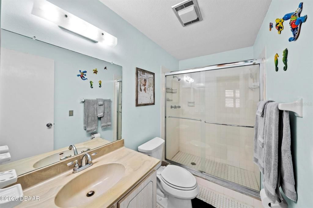 For Sale: $199,900 (2 beds, 2 baths, 570 Square Feet)