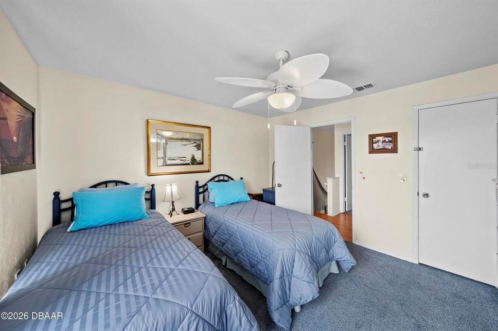For Sale: $199,900 (2 beds, 2 baths, 570 Square Feet)