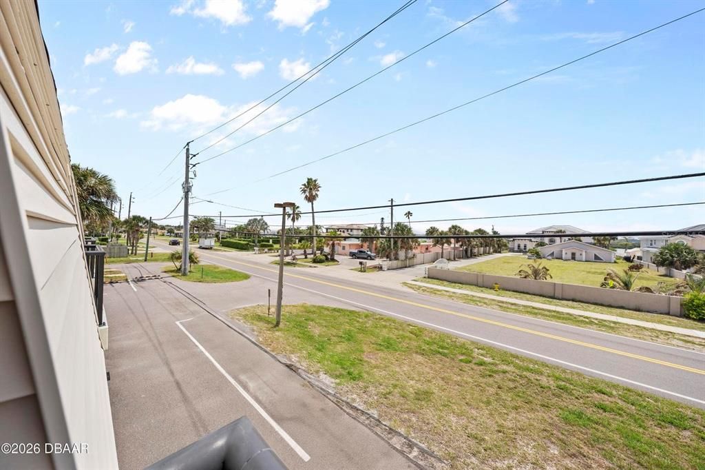 For Sale: $199,900 (2 beds, 2 baths, 570 Square Feet)