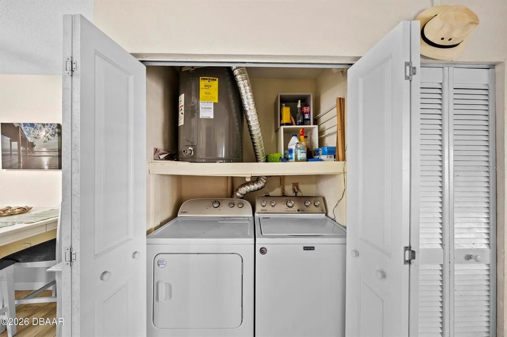 For Sale: $199,900 (2 beds, 2 baths, 570 Square Feet)