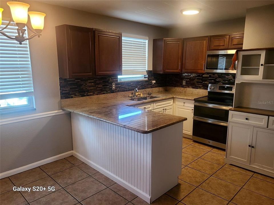 For Rent: $1,750 (3 beds, 2 baths, 1183 Square Feet)