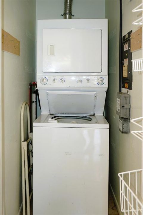 Activo con contrato: $99,900 (1 camas, 1 baños, 600 Pies cuadrados)
