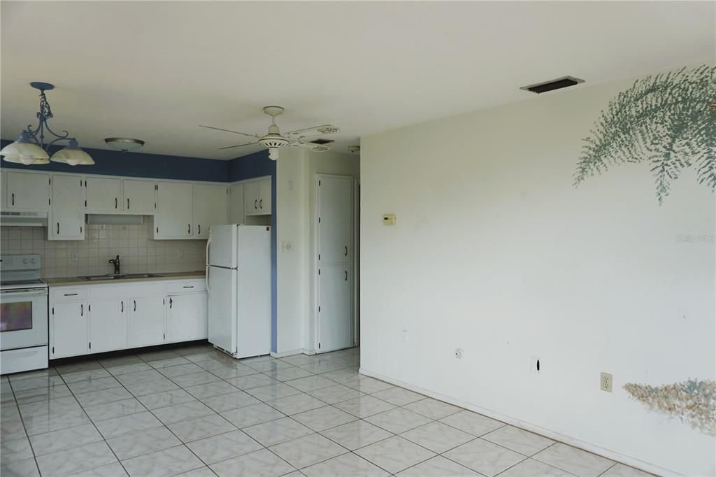 Activo con contrato: $99,900 (1 camas, 1 baños, 600 Pies cuadrados)