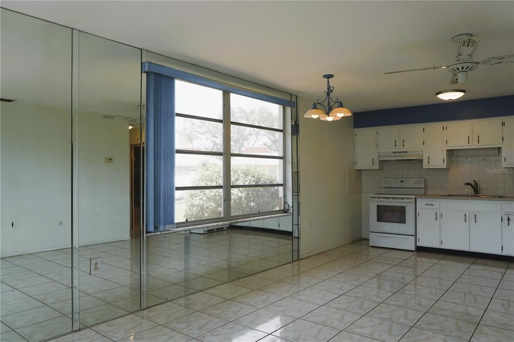 Activo con contrato: $99,900 (1 camas, 1 baños, 600 Pies cuadrados)