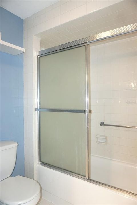 Activo con contrato: $99,900 (1 camas, 1 baños, 600 Pies cuadrados)