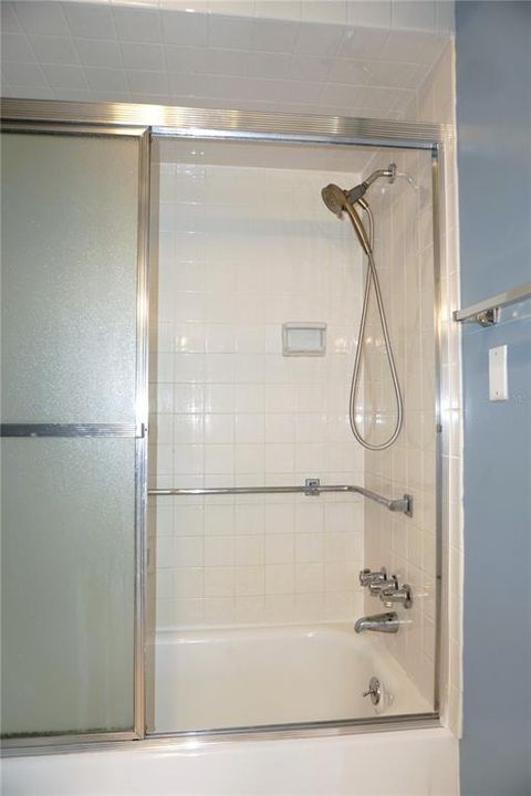 Activo con contrato: $99,900 (1 camas, 1 baños, 600 Pies cuadrados)