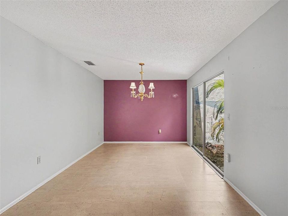 For Sale: $270,000 (2 beds, 2 baths, 1515 Square Feet)
