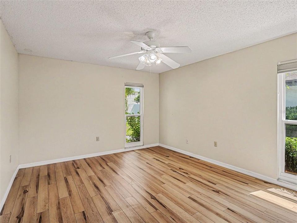 For Sale: $270,000 (2 beds, 2 baths, 1515 Square Feet)