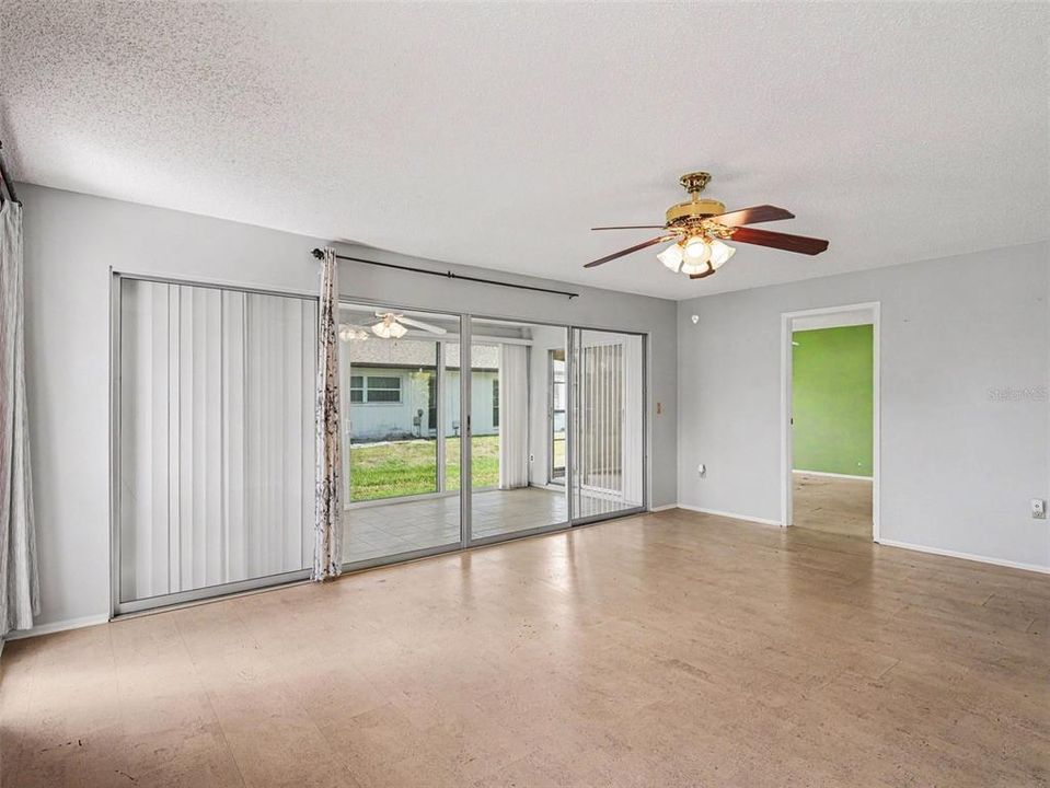 For Sale: $270,000 (2 beds, 2 baths, 1515 Square Feet)