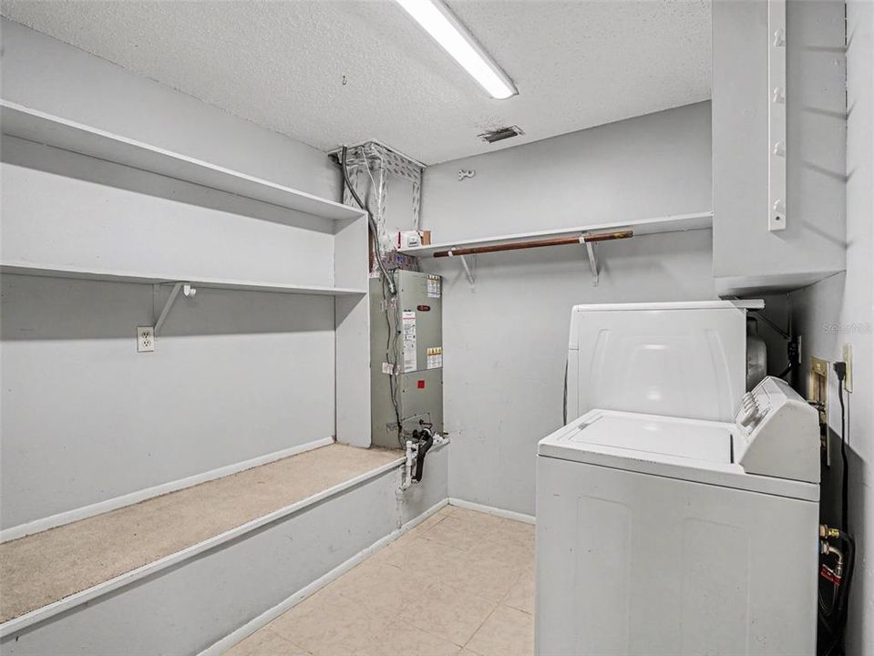 For Sale: $270,000 (2 beds, 2 baths, 1515 Square Feet)
