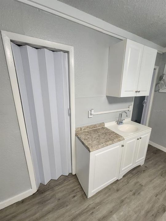 В аренду: $1,095 (0 спален, 1 ванн, 550 Квадратных фут)