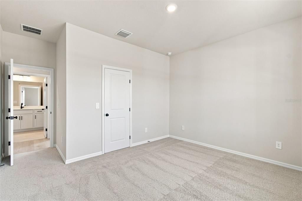 For Sale: $571,862 (4 beds, 3 baths, 2635 Square Feet)