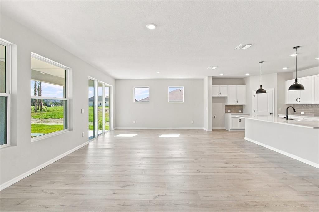 For Sale: $571,862 (4 beds, 3 baths, 2635 Square Feet)
