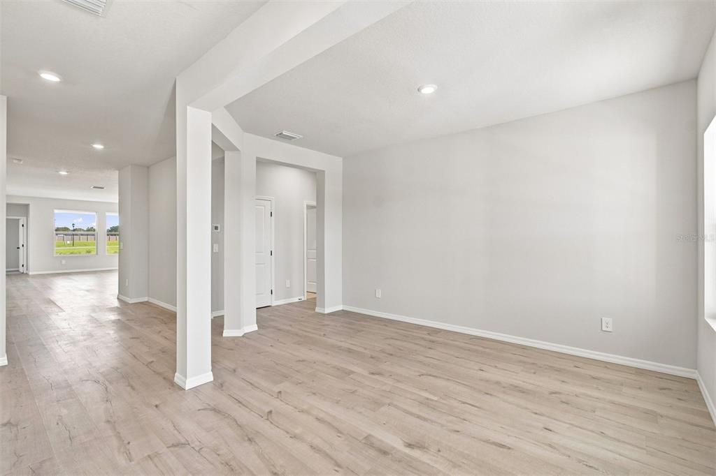 For Sale: $571,862 (4 beds, 3 baths, 2635 Square Feet)