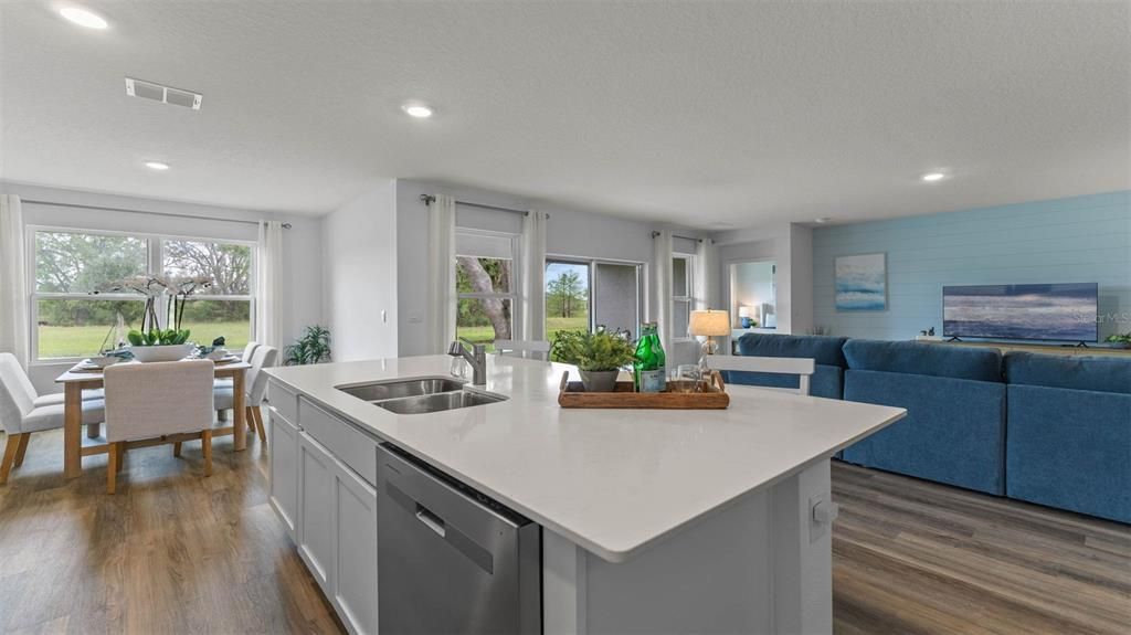 En Venta: $457,990 (4 camas, 3 baños, 2020 Pies cuadrados)
