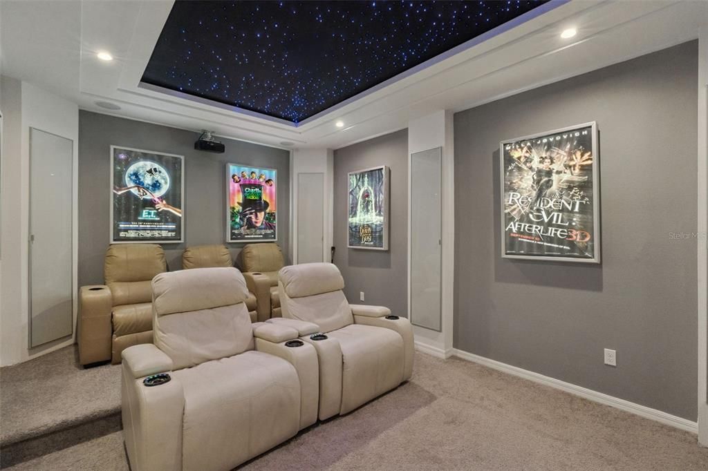 For Sale: $699,900 (6 beds, 4 baths, 4239 Square Feet)