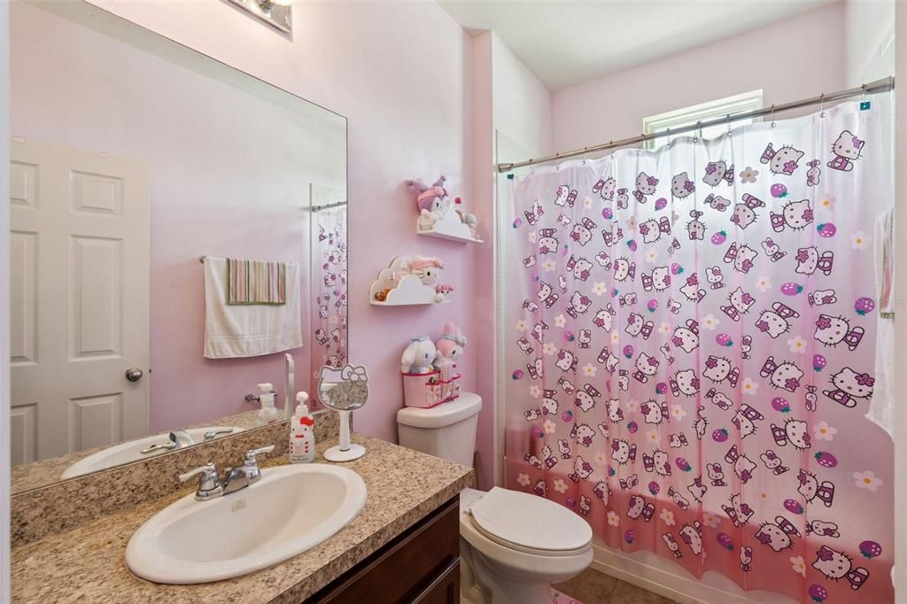 For Sale: $699,900 (6 beds, 4 baths, 4239 Square Feet)