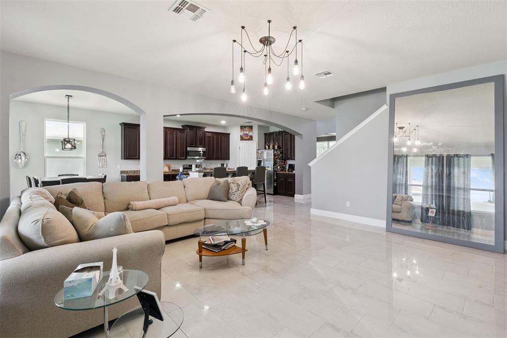 For Sale: $699,900 (6 beds, 4 baths, 4239 Square Feet)