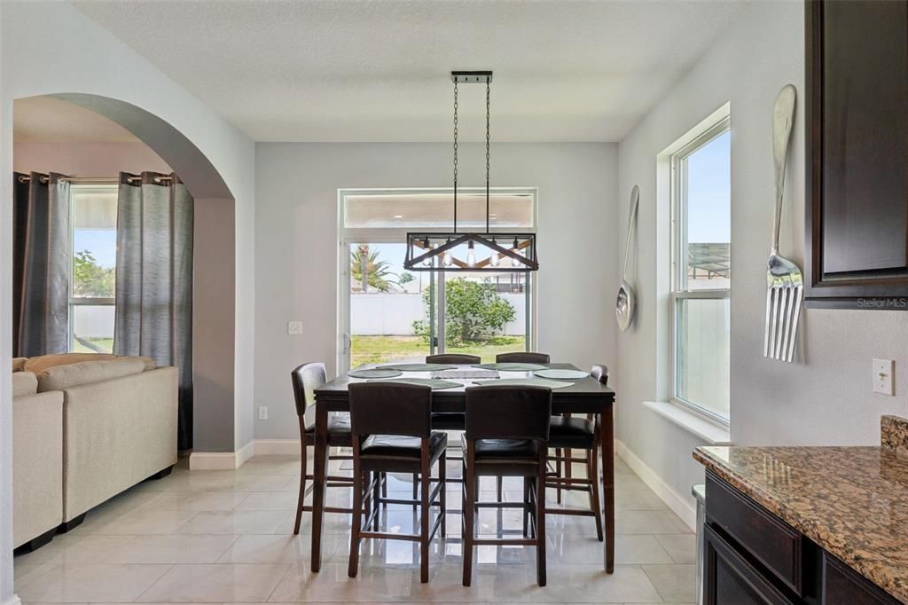 For Sale: $699,900 (6 beds, 4 baths, 4239 Square Feet)