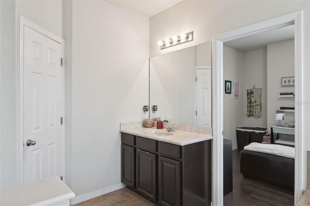 For Sale: $699,900 (6 beds, 4 baths, 4239 Square Feet)
