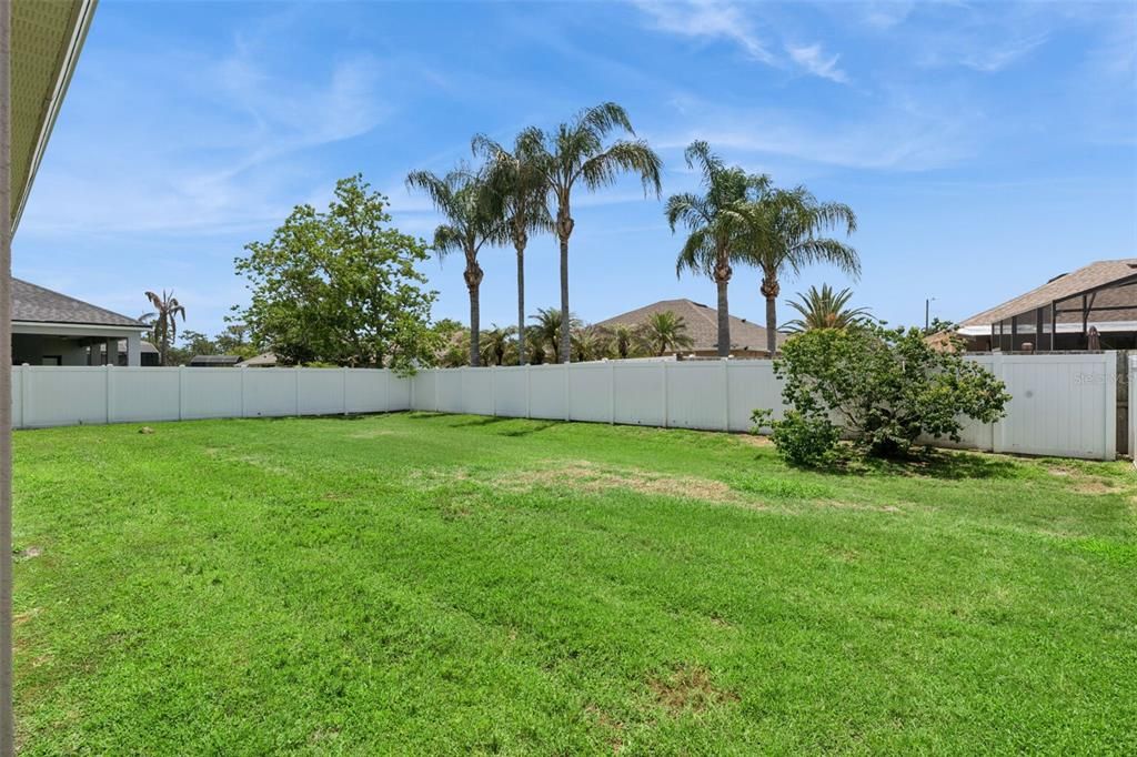 For Sale: $699,900 (6 beds, 4 baths, 4239 Square Feet)