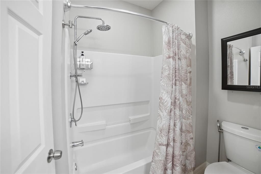 Activo con contrato: $518,995 (4 camas, 2 baños, 2670 Pies cuadrados)