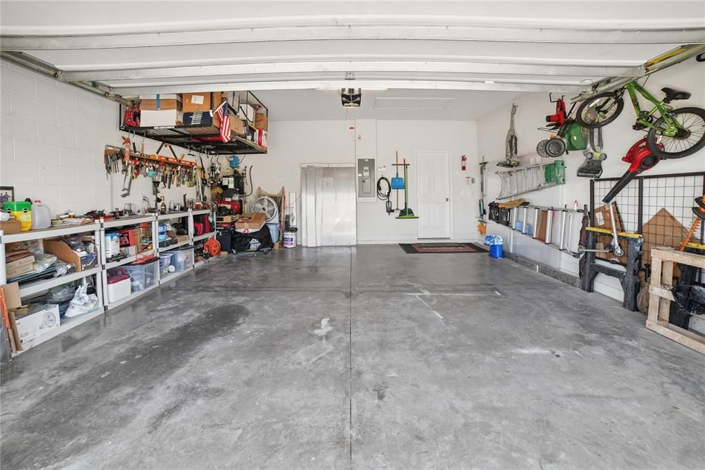 Activo con contrato: $518,995 (4 camas, 2 baños, 2670 Pies cuadrados)