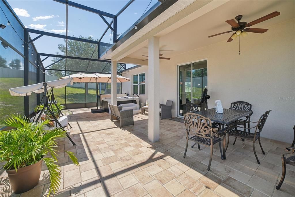 Activo con contrato: $518,995 (4 camas, 2 baños, 2670 Pies cuadrados)