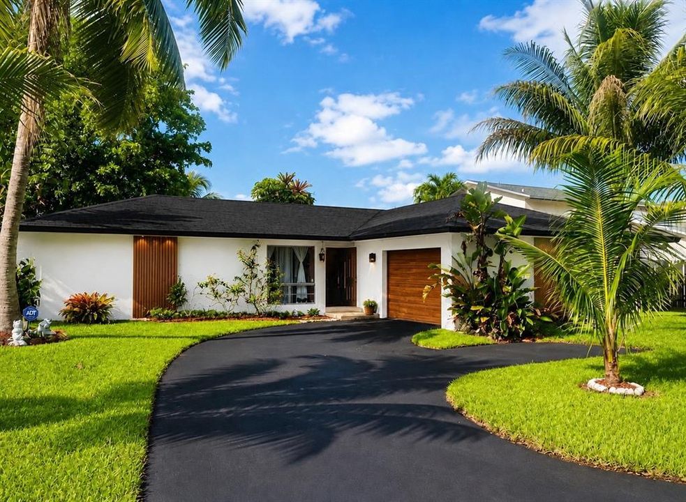 For Sale: $595,000 (3 beds, 2 baths, 1608 Square Feet)