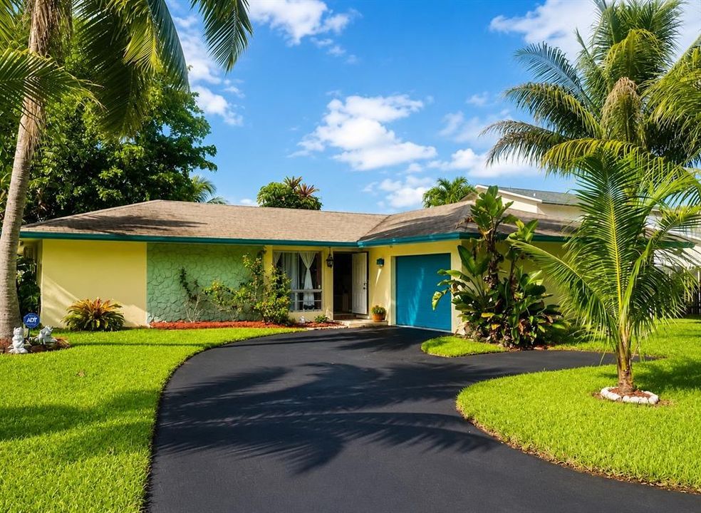 For Sale: $595,000 (3 beds, 2 baths, 1608 Square Feet)