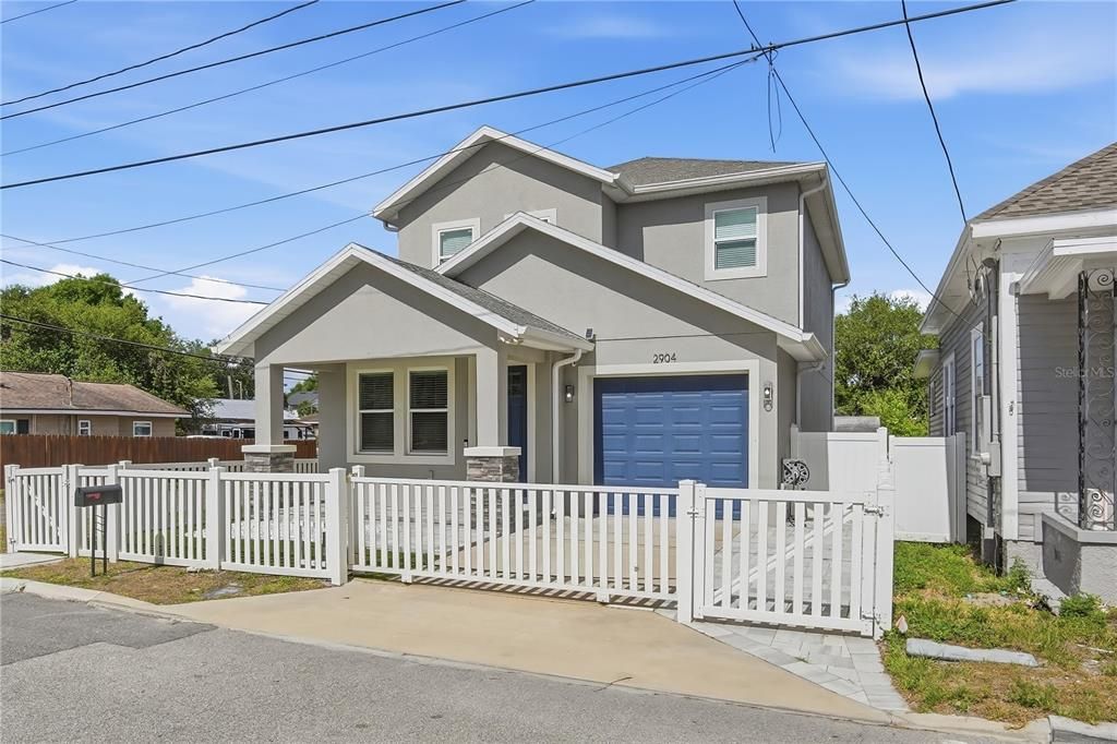 For Rent: $3,200 (4 beds, 3 baths, 2031 Square Feet)