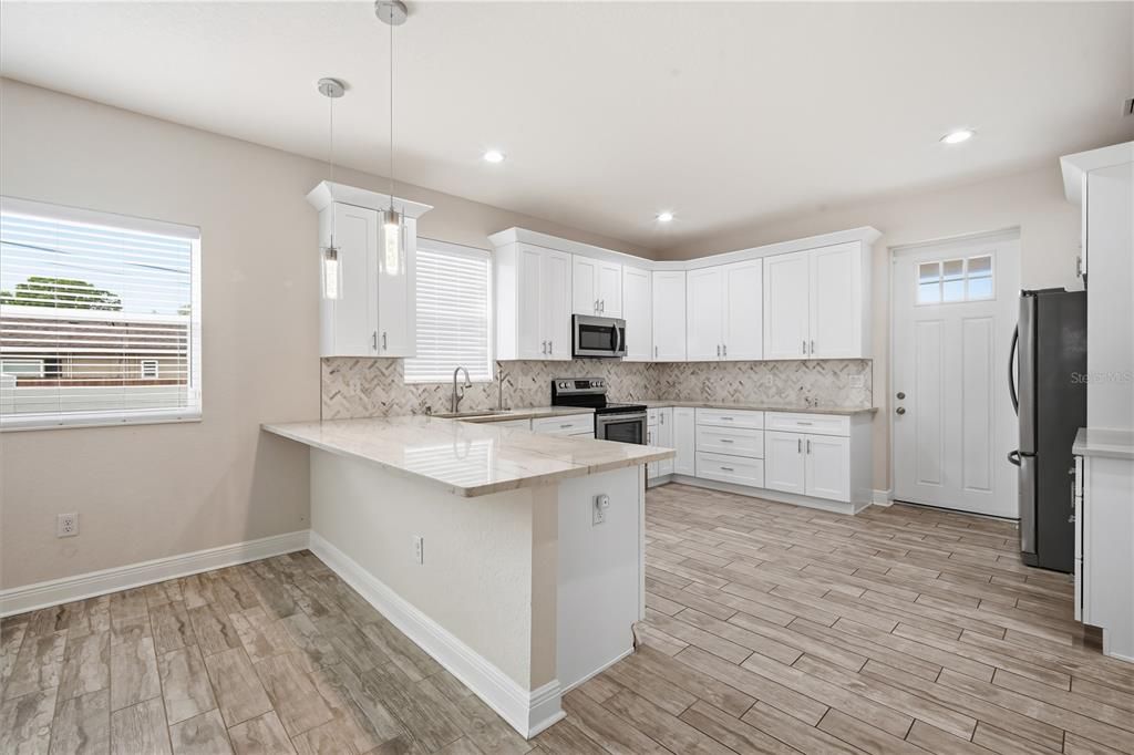 For Rent: $3,200 (4 beds, 3 baths, 2031 Square Feet)